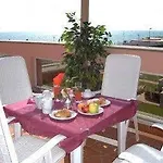 Mia Hotel 3*