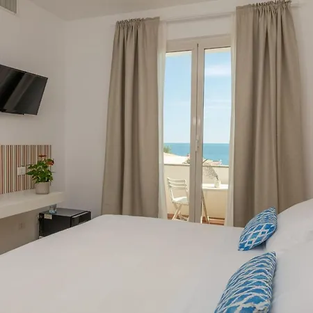 Mia Hotel