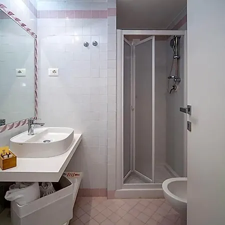 Mia Hotel